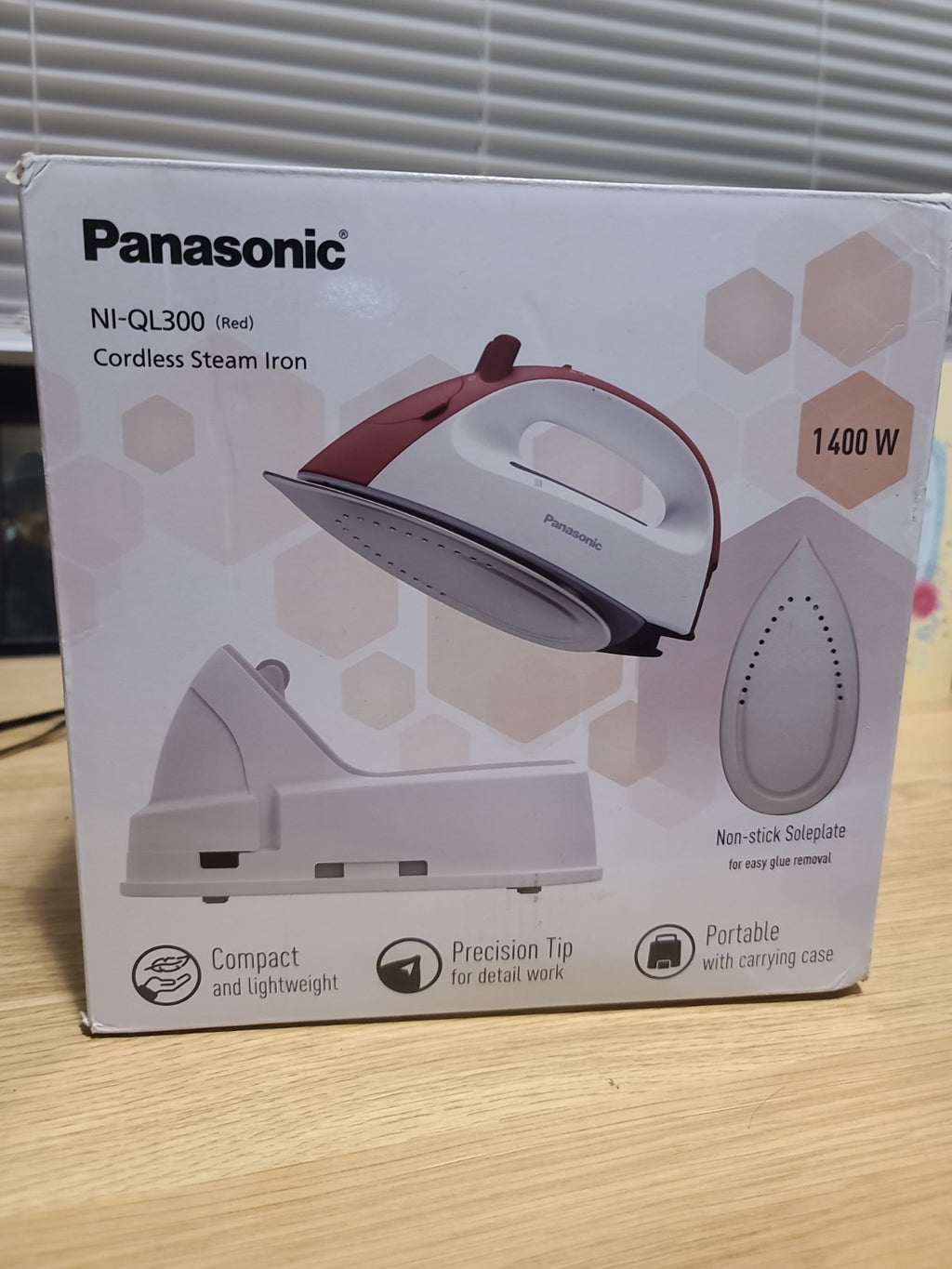 Panasonic Cordless Steam Iron W/ Storage Case NI-QL300 (RED)