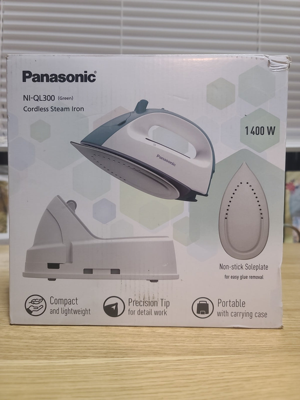 Panasonic Cordless Non-stick Compact Steam Iron Green W/ Storage Case NI-QL300