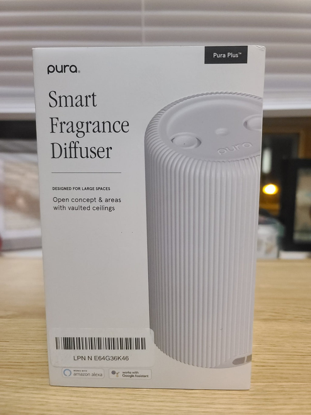 Pura Plus Smart Fragrance Diffuser White Dual + Two select fragrance refills